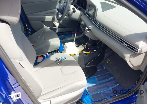 2022 Hyundai Elantra Hybrid Blue z USA, uszkodzony, nr VIN KMHLM4AJ0NU028747